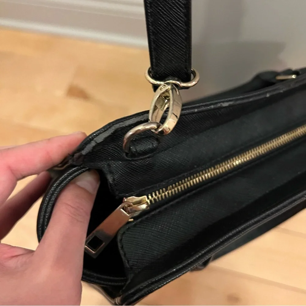 Harrods Leather Crossbody Bag in‎ Black